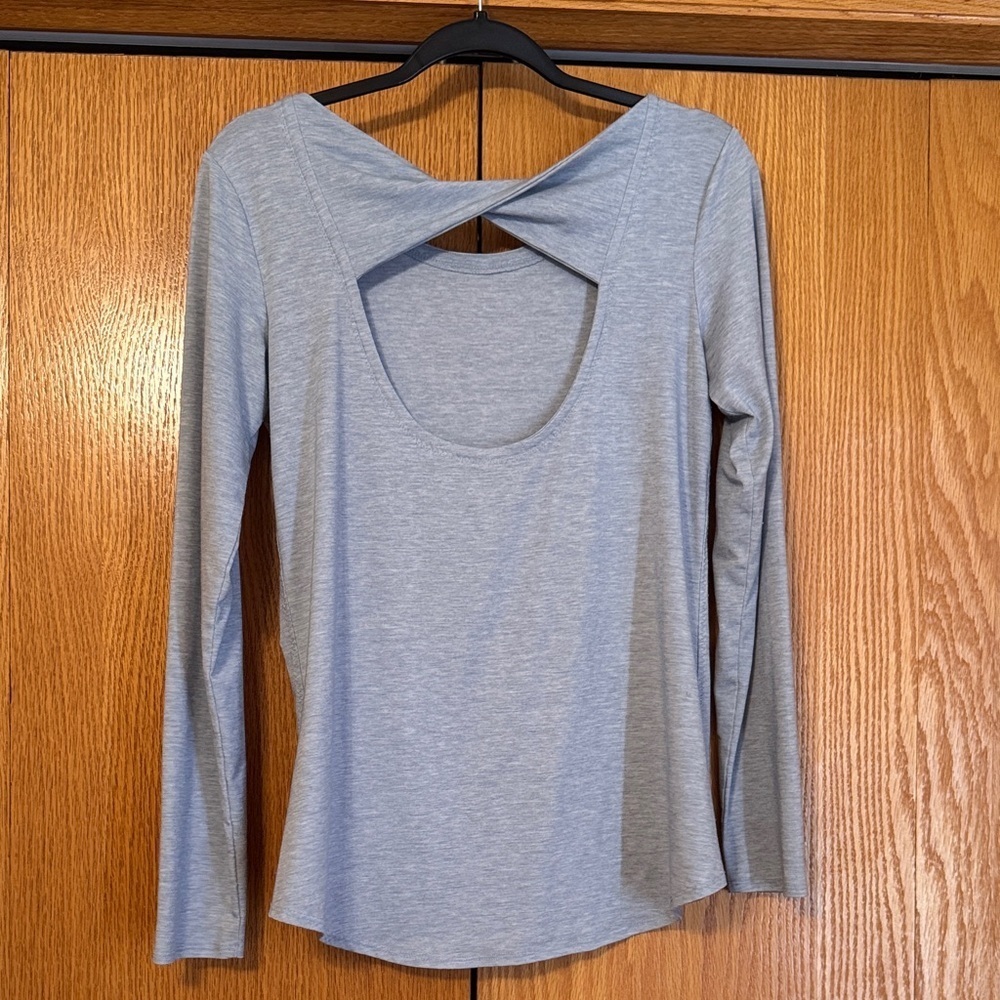Athleta twisted open back workout top - Picture 3 of 5